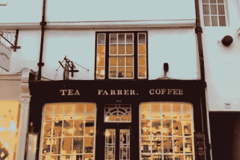Coffee Shop Prices, Menus & Popular Drinks: What to Expect