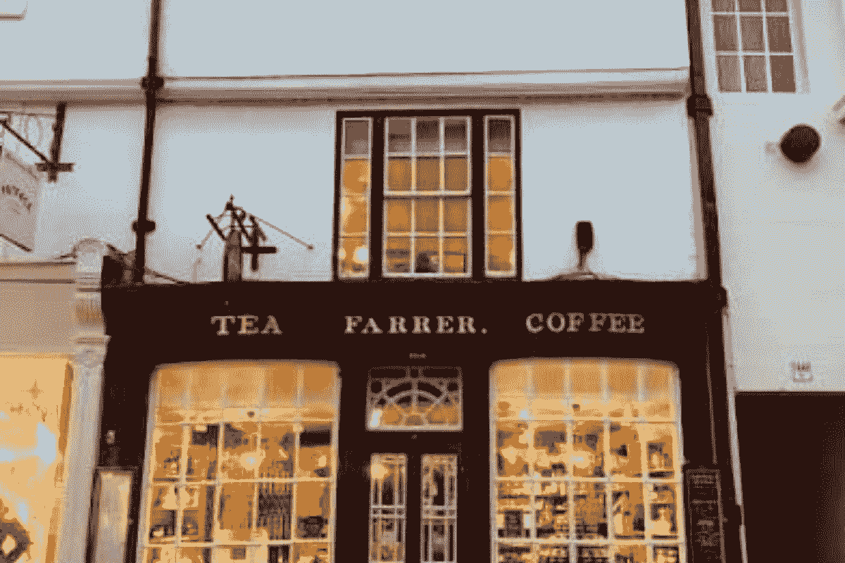 Coffee Shop Prices, Menus & Popular Drinks: What to Expect