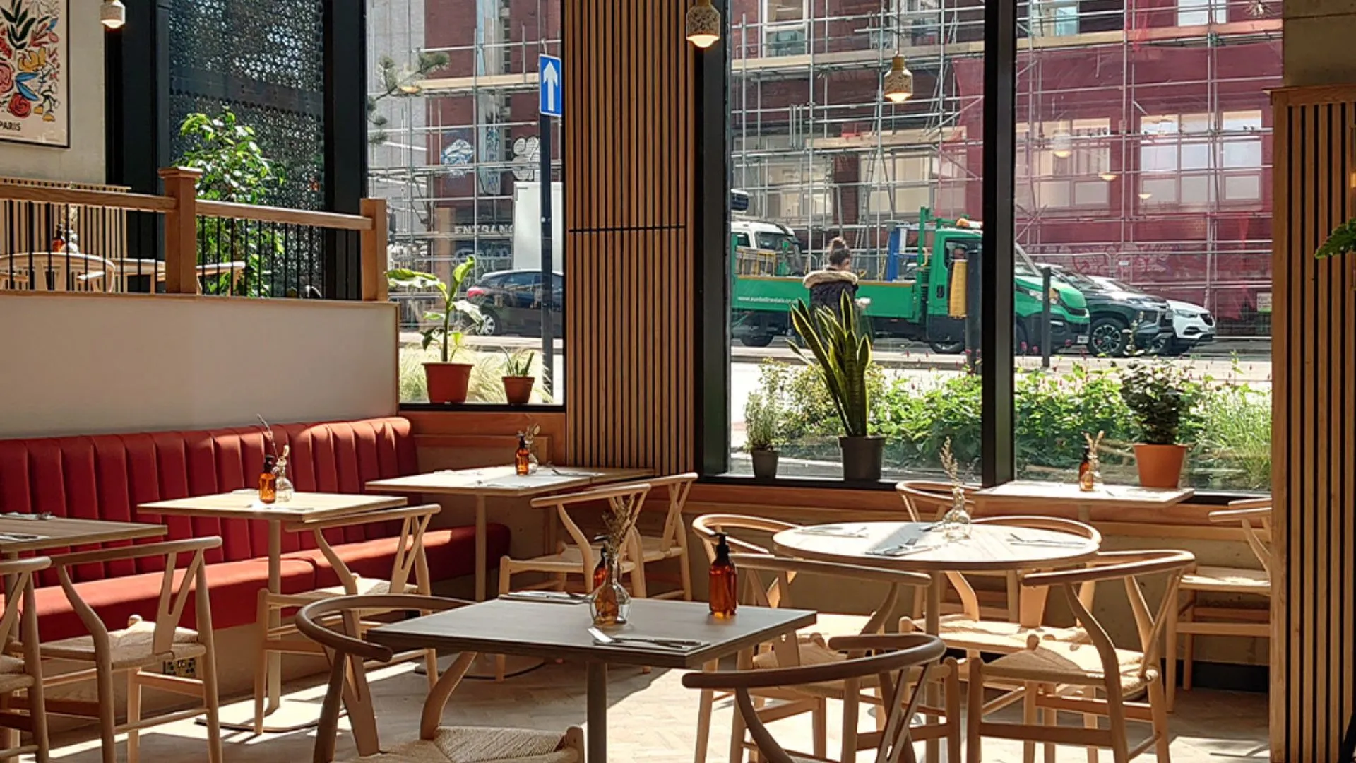 Best Coffee Shops for Studying & Working: How to Find the Right Café